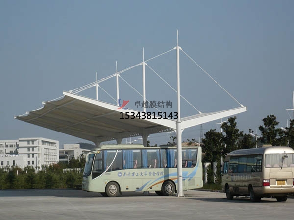 定結(jié)膜結(jié)構停車棚【遮陽棚廠家】