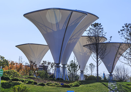 膜結(jié)構(gòu)地下車(chē)庫(kù)入口的特點(diǎn)/優(yōu)勢(shì)有哪些？